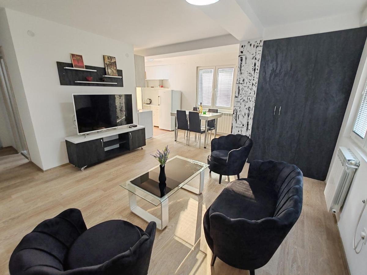 Central Modern Flat M&M Apartments Skopie Exterior foto